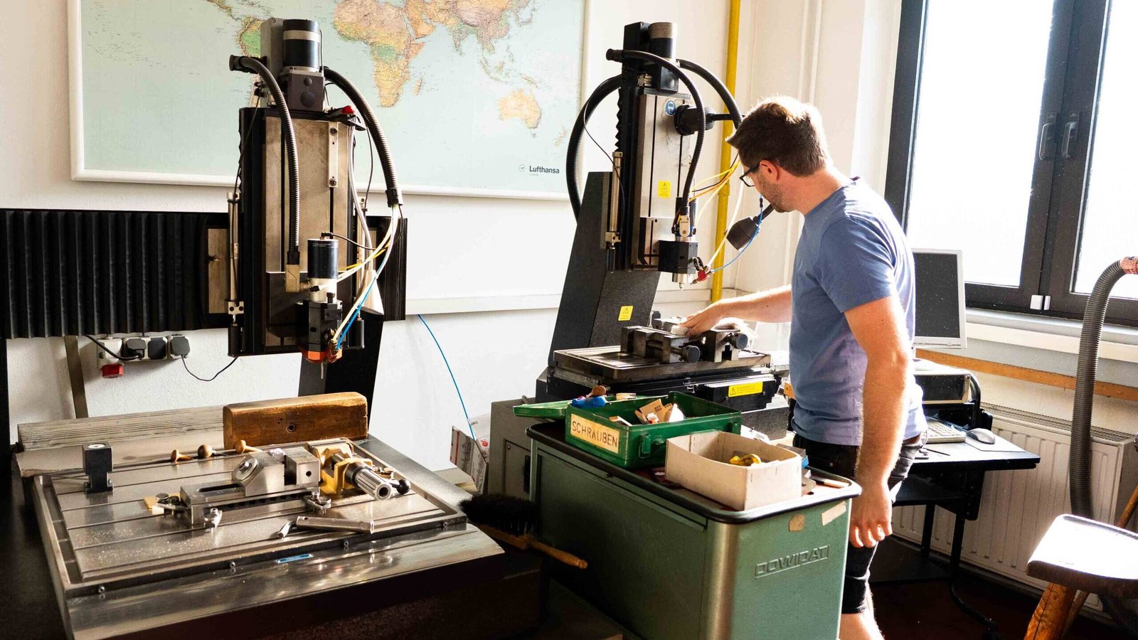 Hopbach Gravier- und Signiertechnik &ndash; Spezialist f&uuml;r Gravuren, Stempel, Pr&auml;gewerkzeuge und individuelle Kennzeichnungstechnik aus Solingen.