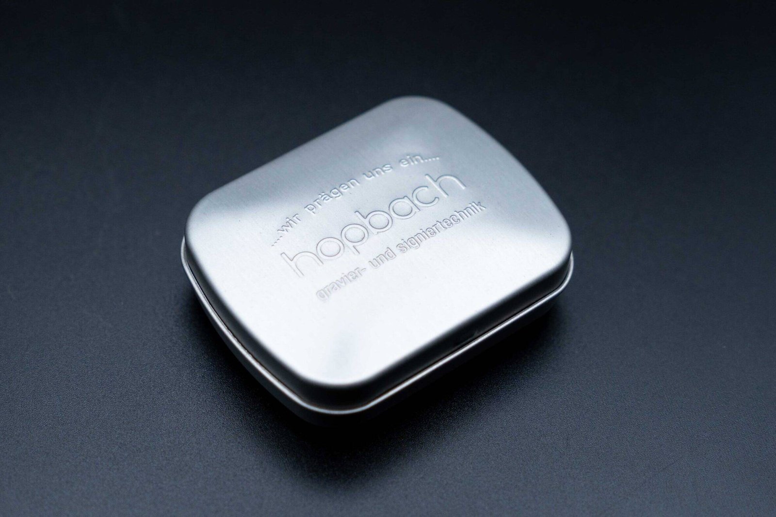 Hopbach Gravier- und Signiertechnik – Spezialist für Gravuren, Stempel, Prägewerkzeuge und individuelle Kennzeichnungstechnik aus Solingen.