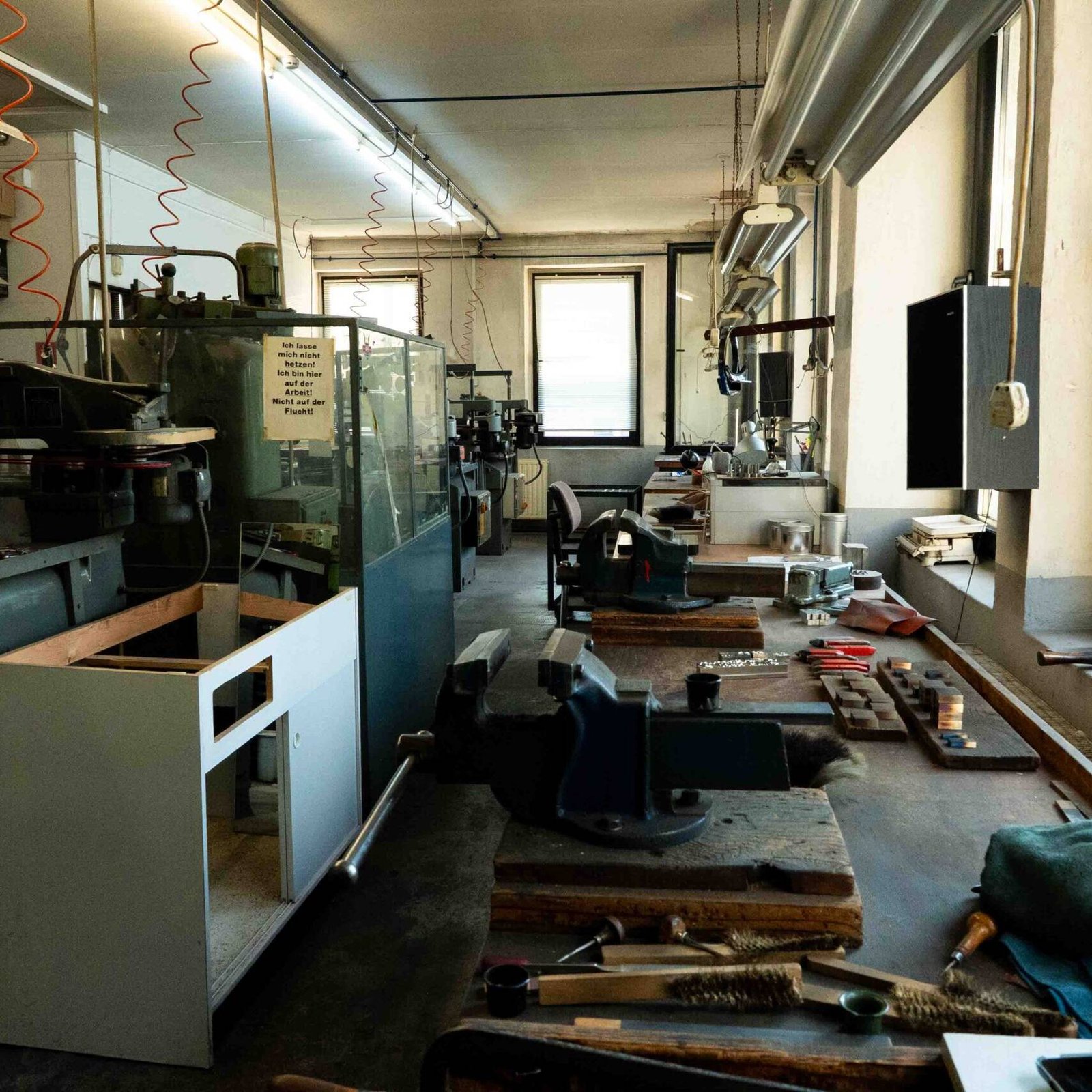 Hopbach Gravier- und Signiertechnik &ndash; Spezialist f&uuml;r Gravuren, Stempel, Pr&auml;gewerkzeuge und individuelle Kennzeichnungstechnik aus Solingen.